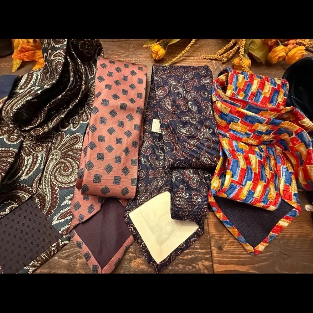 8 1970’s-80’s Vintage Silk Men’s Neckties Hathaway Roundtree Don Lopez Bronzini